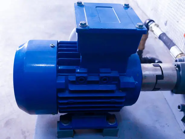 Bomba submersa para poço tubular​